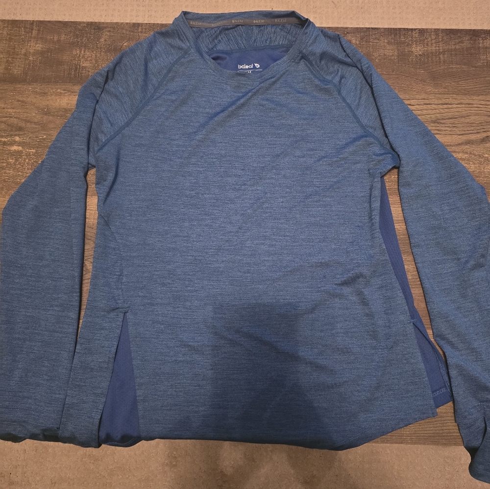 Baleaf workout shirt size M